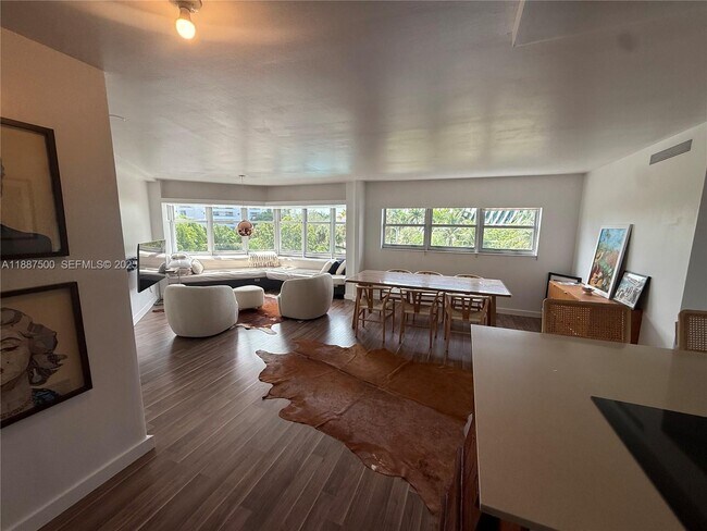 Building Photo - 1881 Washington Ave Unit 4G