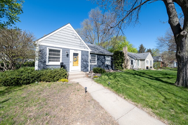 Photo - 3232 Idaho Ave S