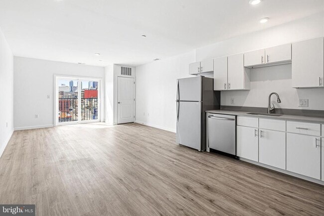 Building Photo - 915 N Broad St Unit 304