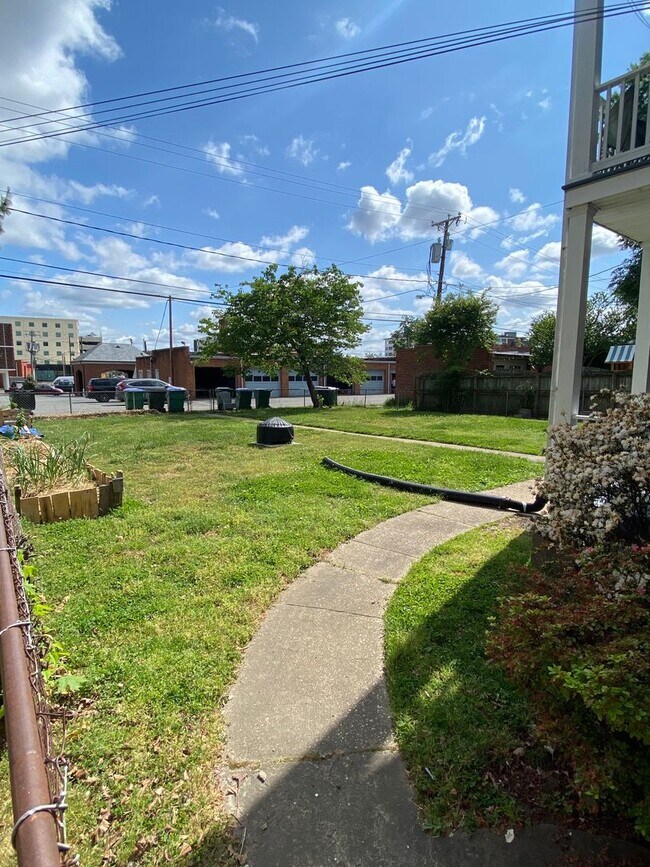 Photo - 3218 W Grace St Unidad 1