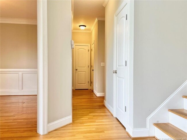 586 Ruth Cir