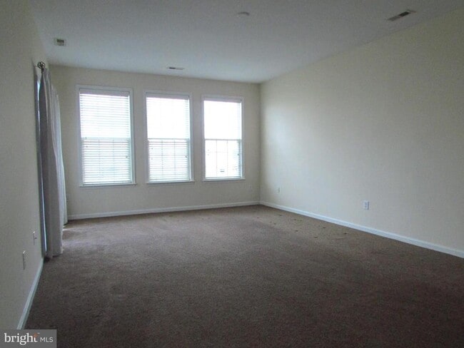 Photo - 206 W Bourne Way