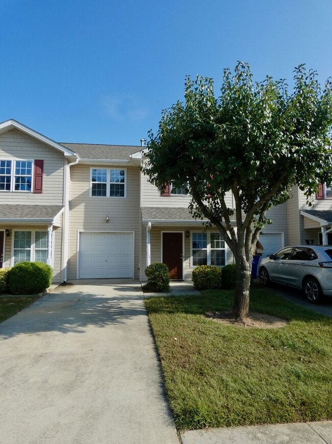 Building Photo - Great Townhouse - Convenient Arden Location