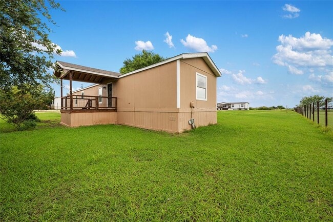 Photo - 360 Shady Oaks Dr
