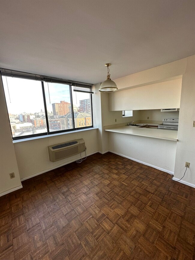 Photo - 300 Newark St. Unit 8M