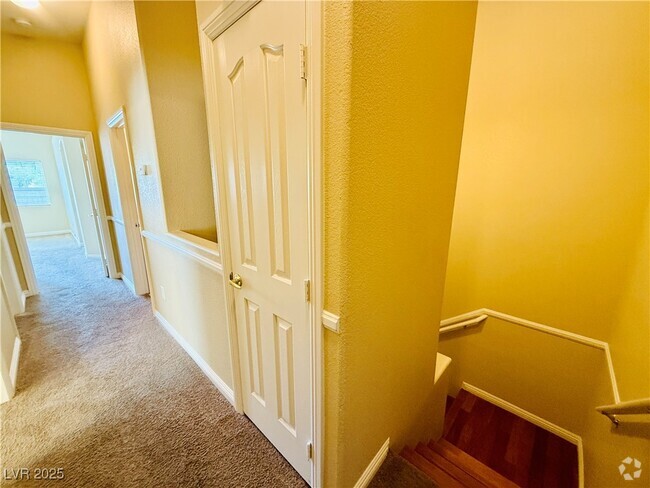 Building Photo - 7033 Knob Creek St Rental