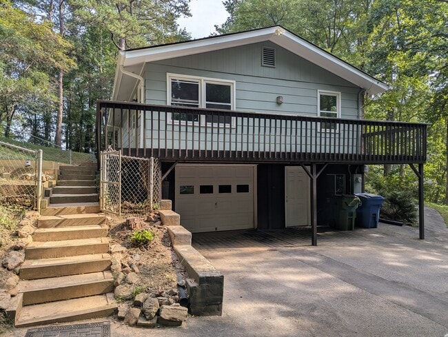 17 Lakeside Dr