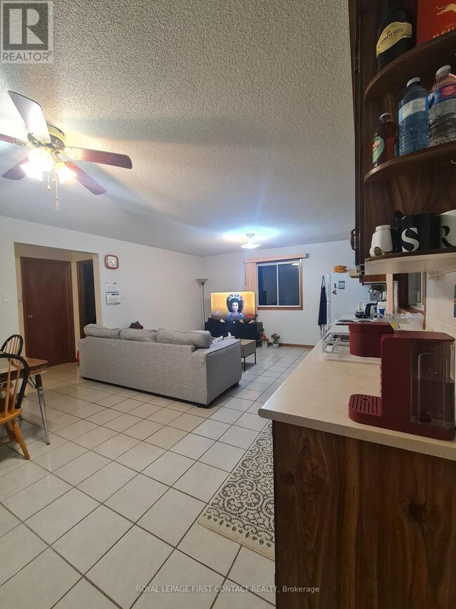 Photo - 1307 River Rd E