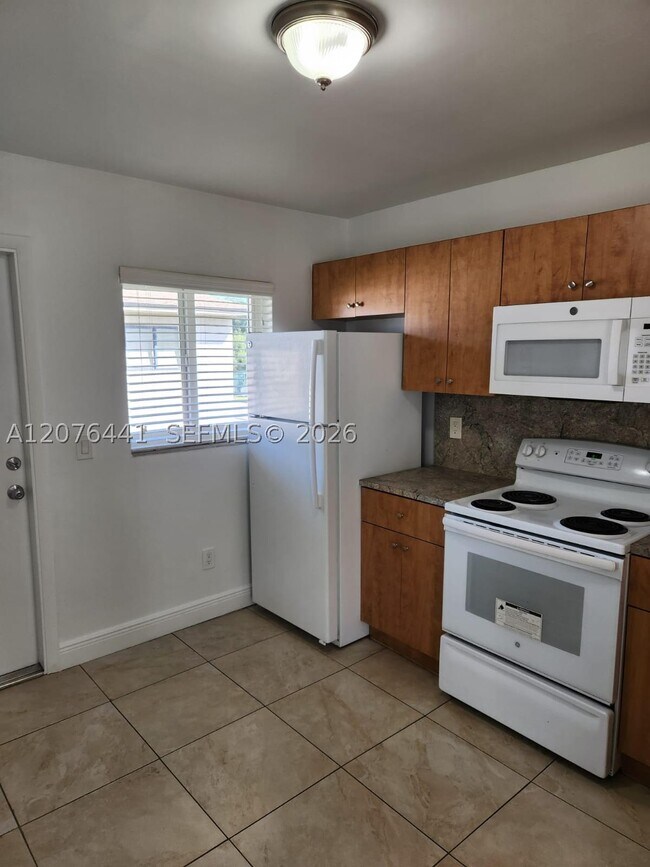 Photo - 211 Northwest Dr Unit 7