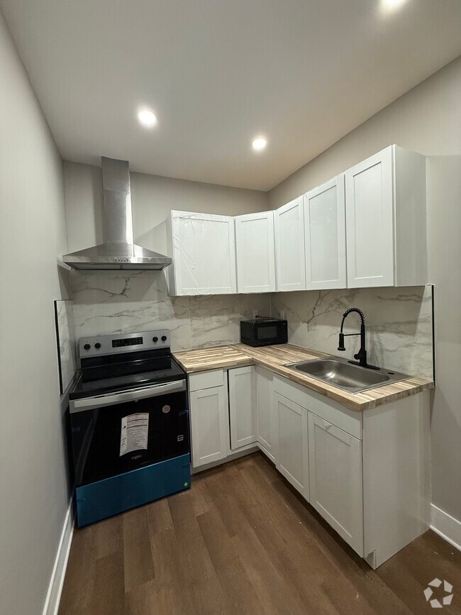 Building Photo - 442 Hudson Ave Rental