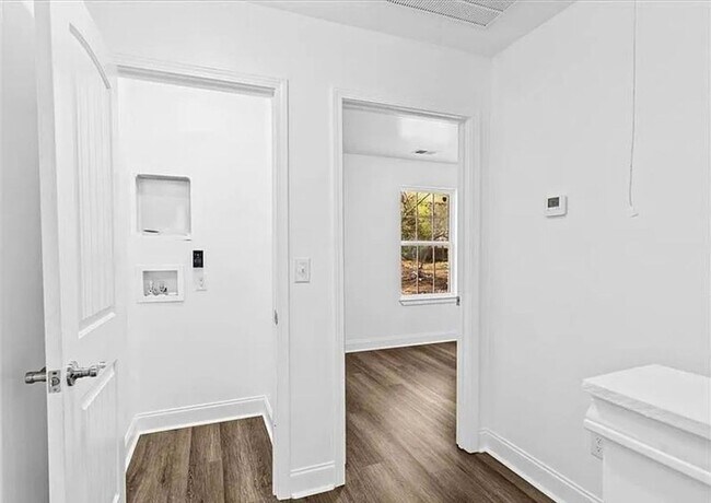 Photo - 1410 Cleo Way Unit 1410 Cleo Way Apt B