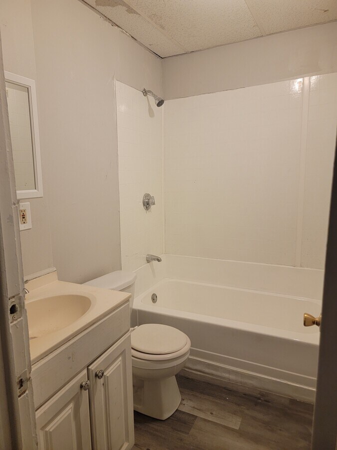 82 Ruth St Apartment Unit 2E New Bedford, MA