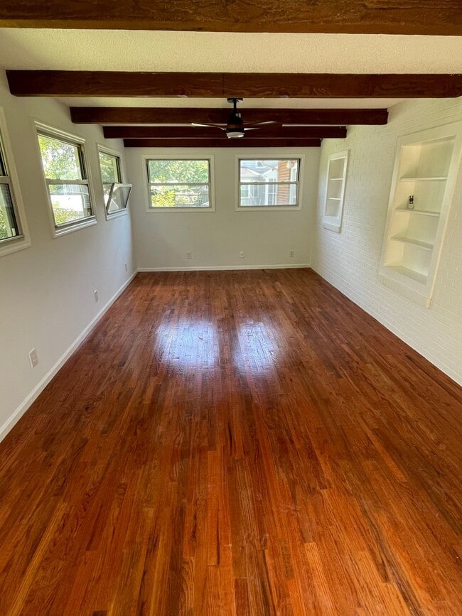 Photo - Brick 3 bedroom 2 bath in Bristol