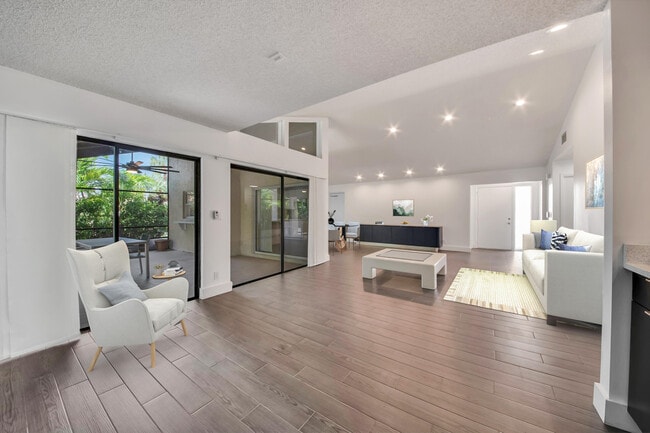 Photo - 5529 Lakeview Mews Terrace