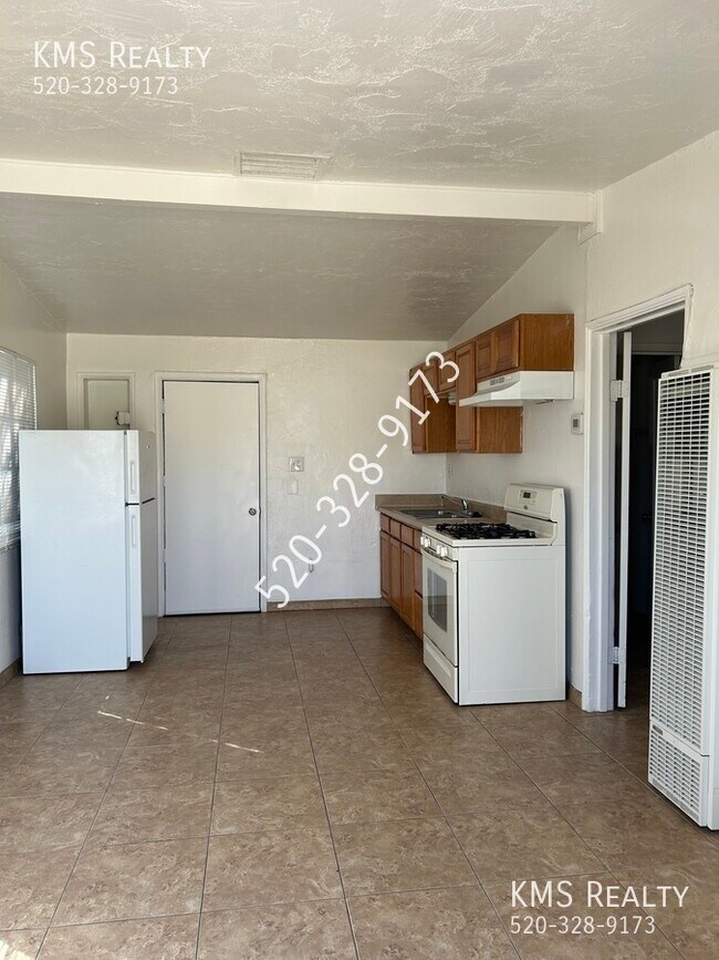 Photo - 1 Bed / 1 Bath - OWNER/AGENT Unit 1