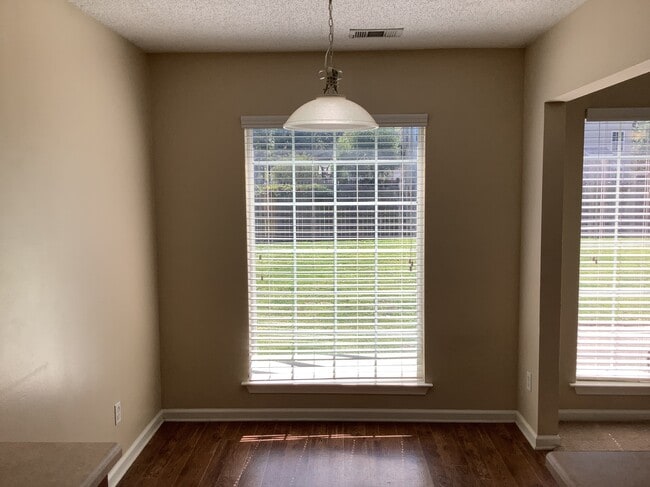 Photo - 432 Laurel Hill Cir