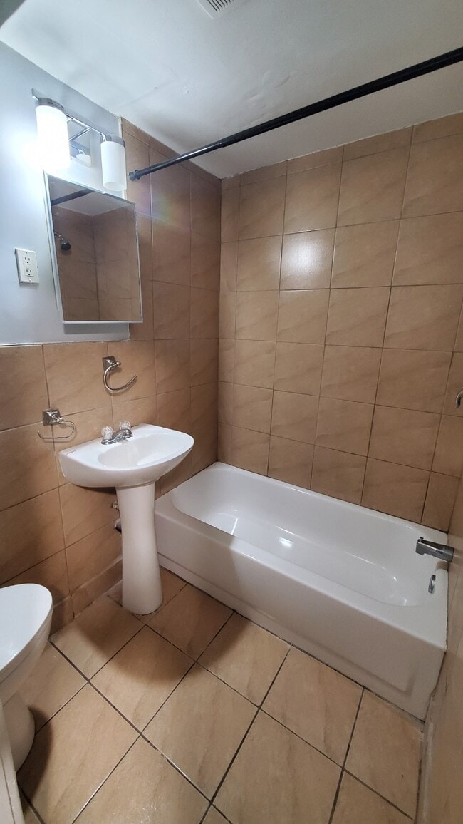 Building Photo - 91 Highfield St Unit 9