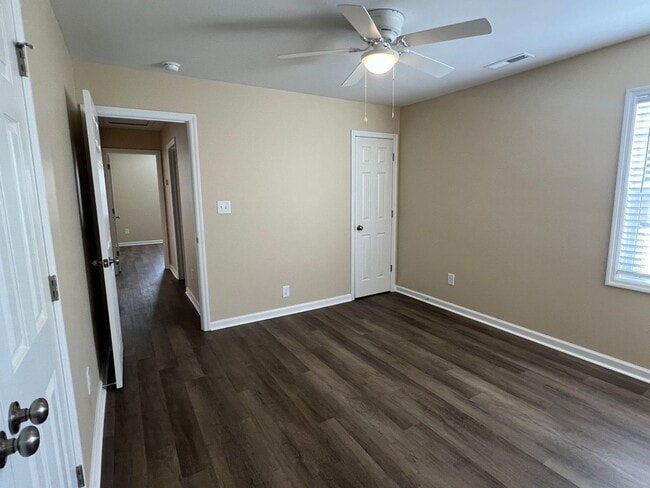 Photo - Nice 2 Bedroom, 2 bath duplex.