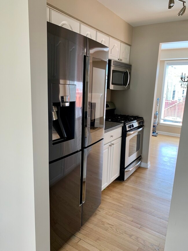 235 W Dresden Ave Townhome Townhome Rental in Palatine IL