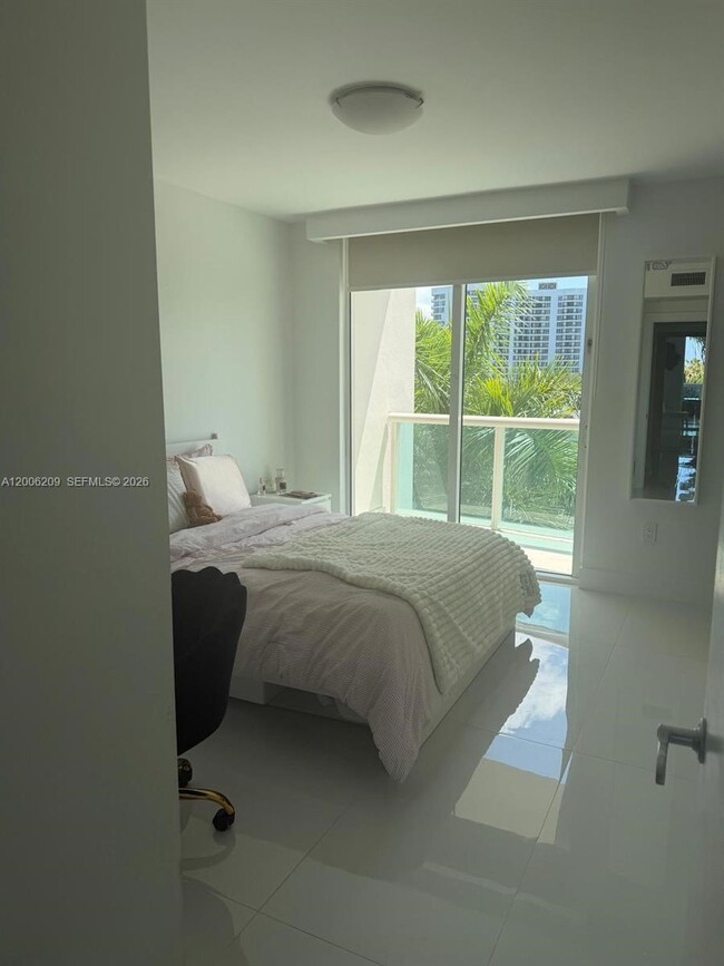 Photo - 19400 Turnberry Way Unit 331