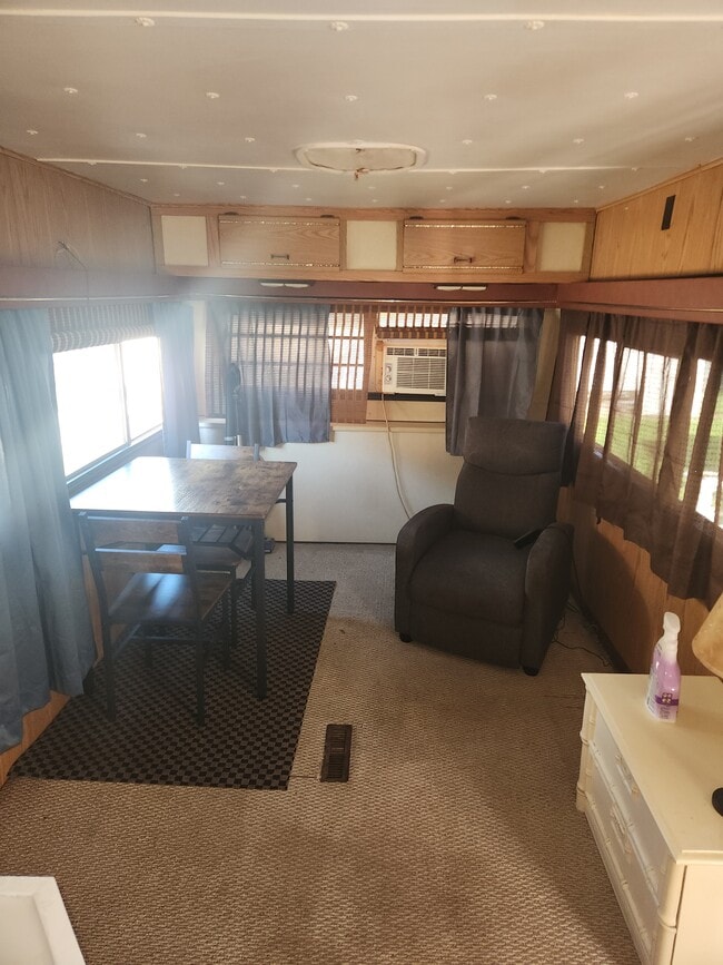 Photo - 38612 Fir Ave