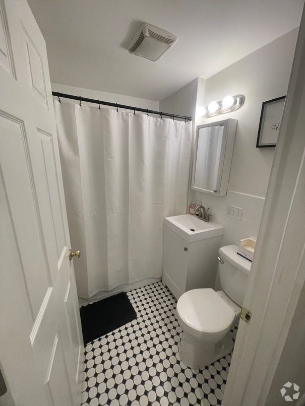 Building Photo - 468 Beacon St Unit 1 Rental
