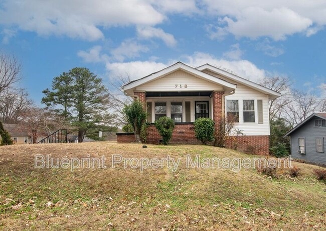 Photo - 718 78th St S