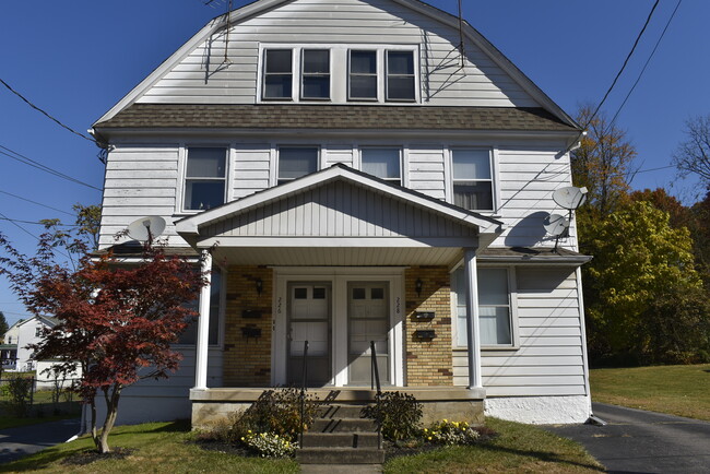 Building Photo - 226 Mill St Unit B