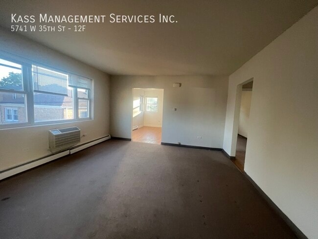 Building Photo - 5741 W 35th St Unit 12F