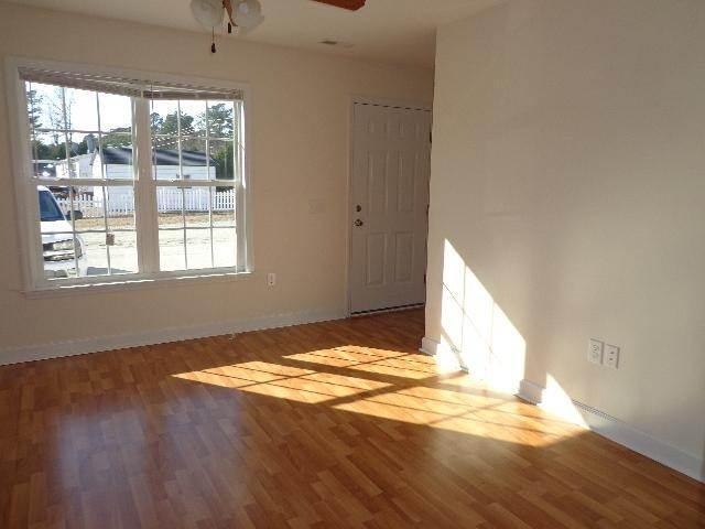 Photo - Adorable 2 Bedroom, 2 Bath Townhome-643 Fo... Unidad 17