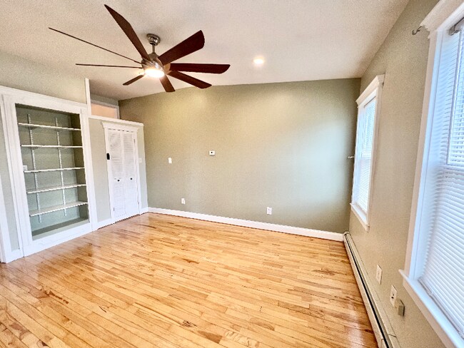 Photo - 13 Messenger St Unidad 13M-3F asap