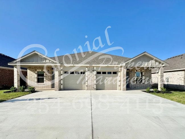Building Photo - AVAILABLE NOW! Rental