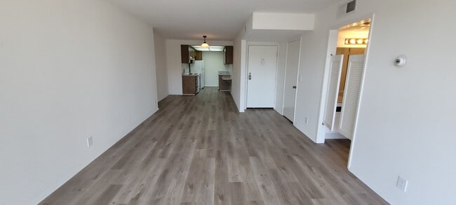 Woodman Oaks Apartments