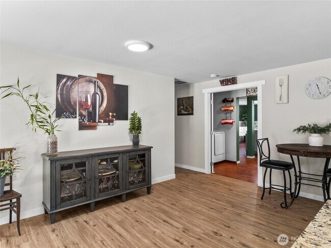 Area off kitchen... - 4309 236th St E