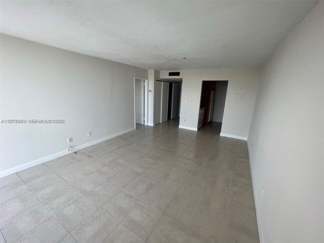 Photo - 2000 NE 135th St Unit 905