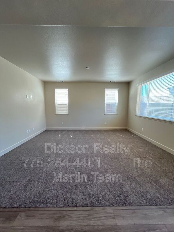 Photo - 1982 Maradona Dr