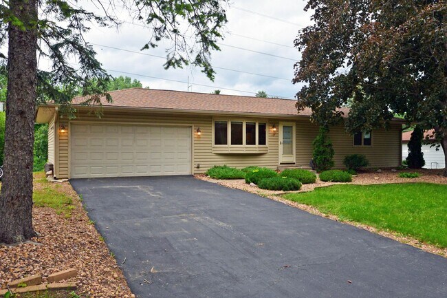 Beautiful 2 bed, 1 Bath Home in Roseville - Beautiful 2 bed, 1 Bath Home in Roseville
