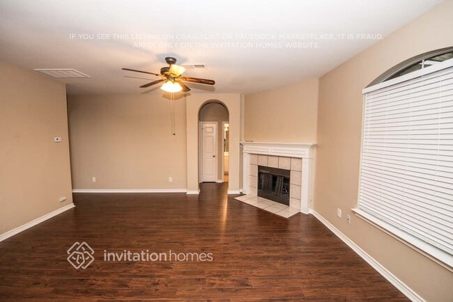 Photo - 1621 Churchill Ln