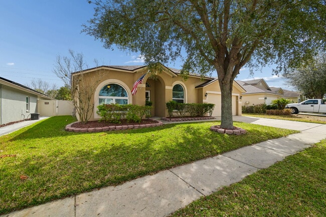 Photo - Tuscanny Street