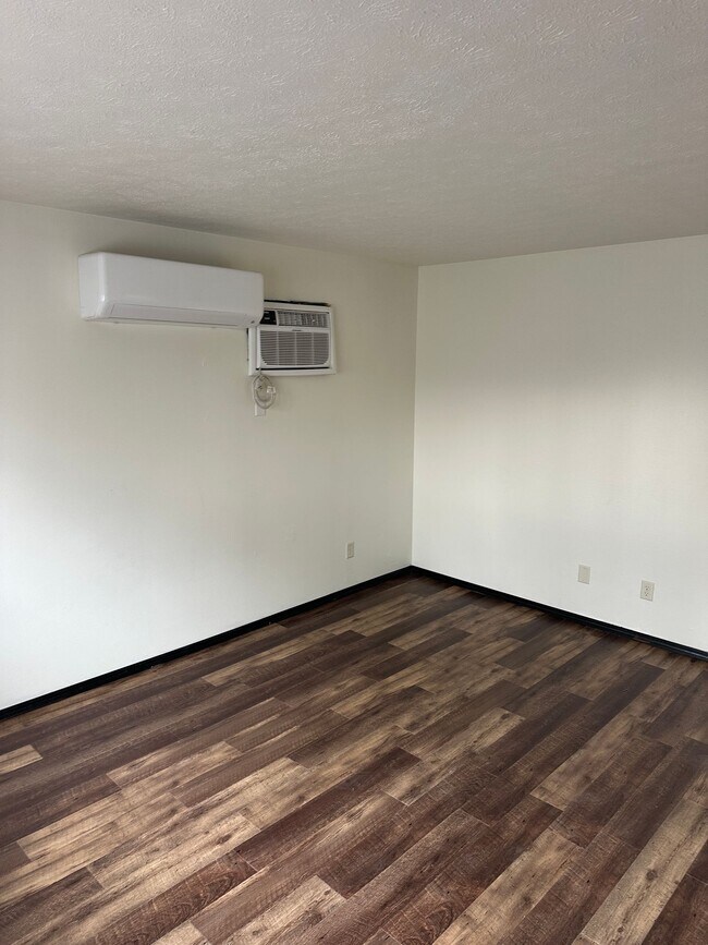 Photo - Immaculate Updated 1 & 2 Bedroom with 1 Bath