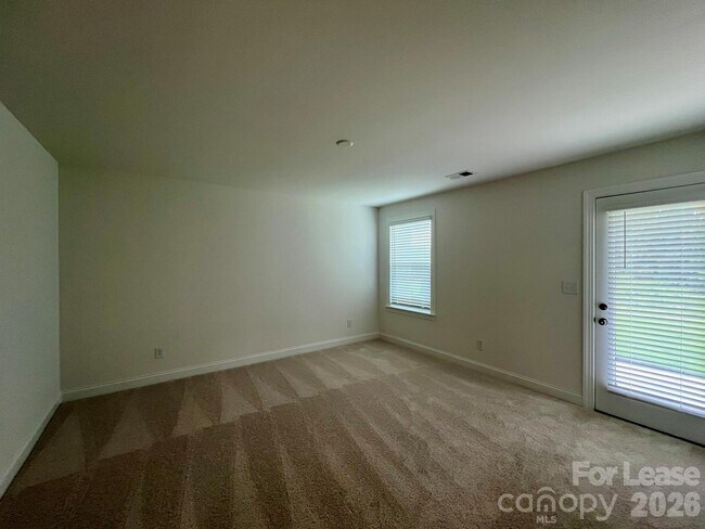 Photo - 2132 Barrowcliffe Dr NW