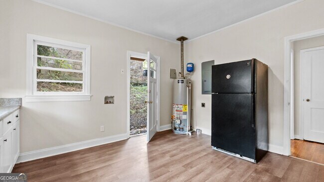 Photo - 1147 Broad St