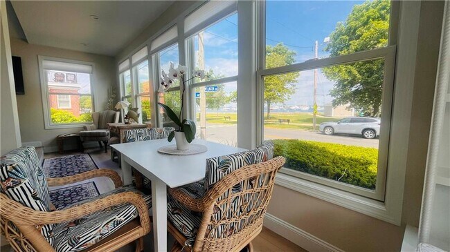 Building Photo - 115 Wellington Ave Unit 1