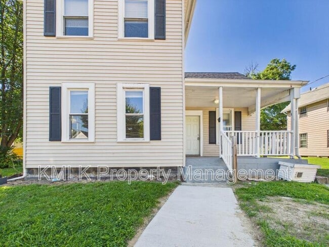 Photo - 428 Allyn St