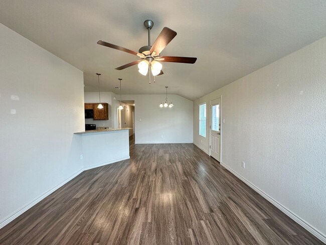 Photo - 906 Childress Dr