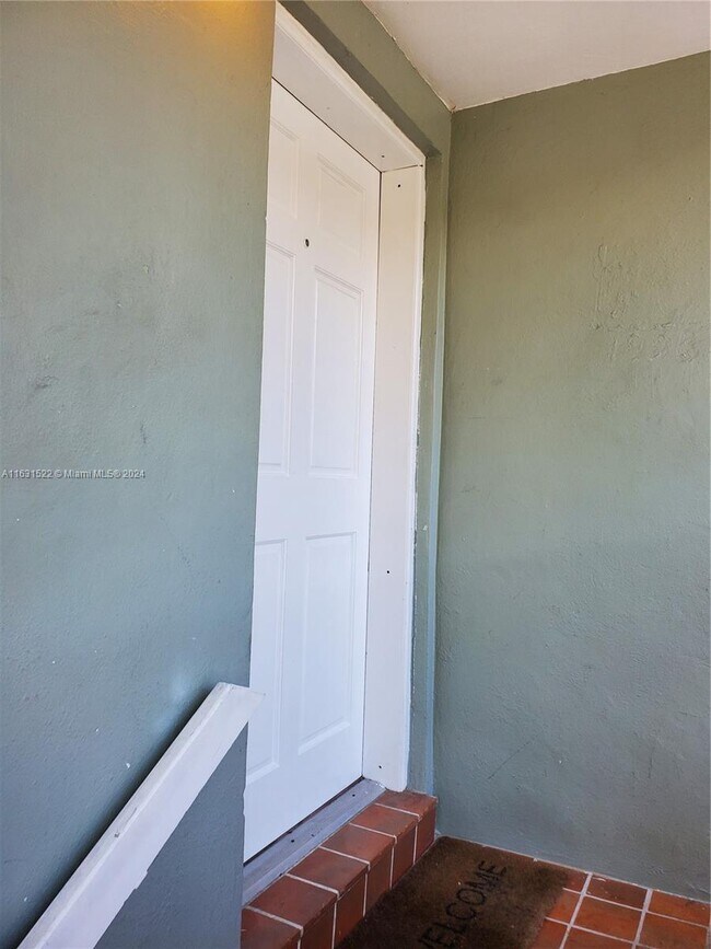 Photo - 1994 SW 17th Ct Unidad 4