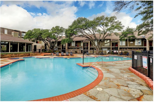 Photo - Woodlake Townhomes & Apartments