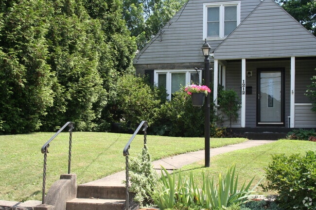 Building Photo - 1212 Love St Rental