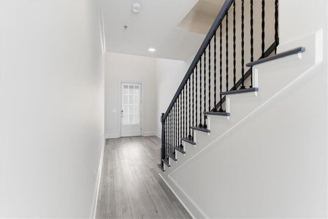 Photo - 2260 Edgartown Ln SE