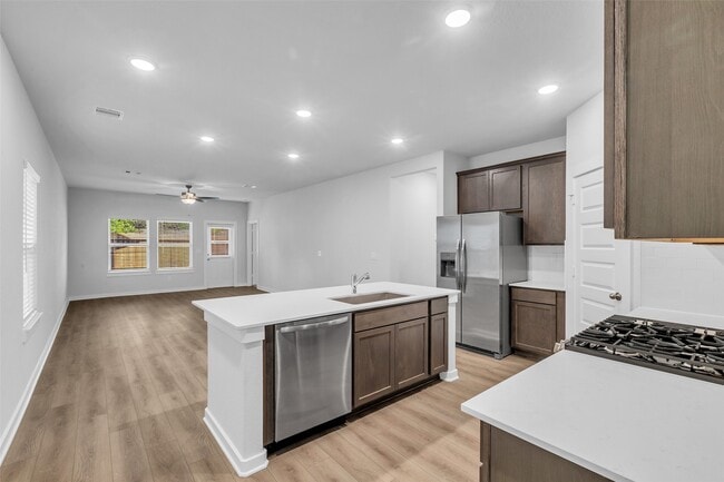Photo - 8550 Blueberry Ash St